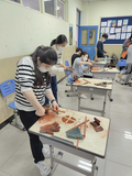 学生砂纸打磨.jpg
